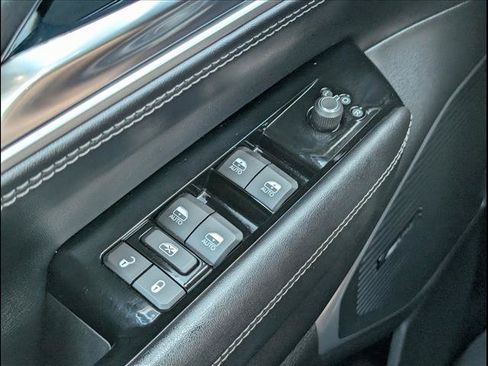 Used 2023 Jeep Wagoneer 4WD image 26