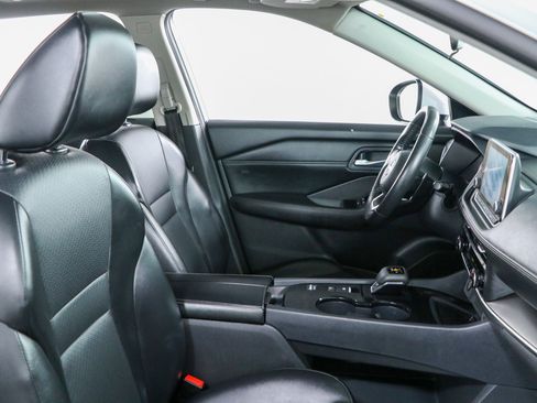 Used 2024 Nissan Rogue SV w/ SV Premium Package FWD image 27