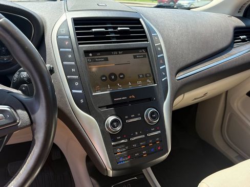 Used 2019 Lincoln MKC Reserve w/ MKC Technology Package AWD/4WD image 18