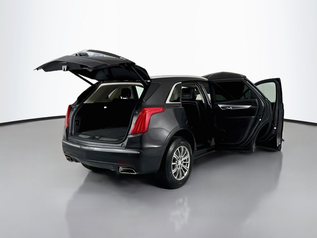 Used 2017 Cadillac XT5 Luxury w/ Driver Awareness Package FWD image 29
