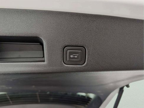 Used 2025 GMC Acadia Elevation image 19