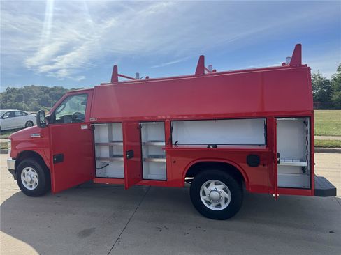 New 2026 Ford E-350 and Econoline 350 Super Duty w/ Power Equipment Group RWD image 9