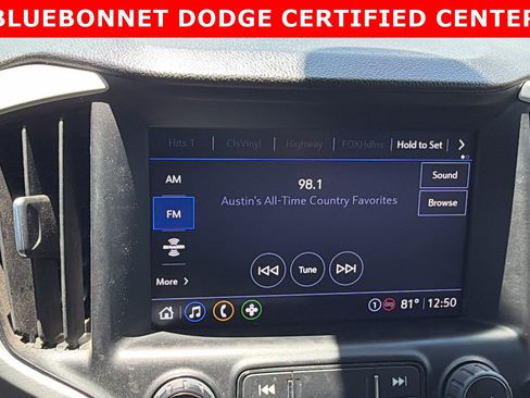 Used 2024 GMC Terrain SLT FWD image 25