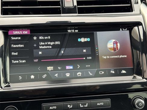 Certified 2018 Land Rover Discovery HSE image 24