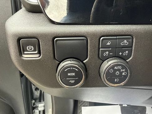 Used 2025 Chevrolet Silverado 1500 High Country RWD image 18