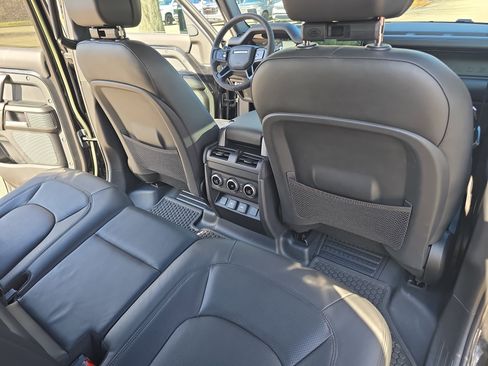 Certified 2024 Land Rover Defender 110 V8 image 11