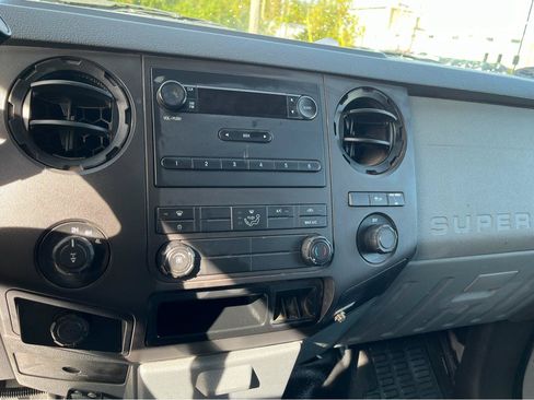 Used 2011 Ford F250 XL w/ Skid Plate Pkg AWD/4WD image 11