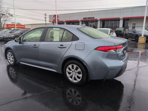 Used 2025 Toyota Corolla LE image 3