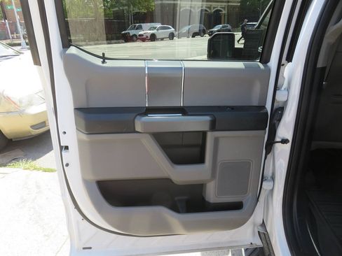 Used 2017 Ford F150 XLT w/ Equipment Group 302A Luxury AWD/4WD image 27