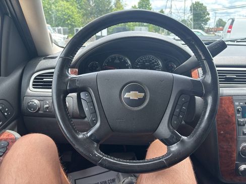 Used 2007 Chevrolet Suburban LT w/ LT Preferred Equipment Group AWD/4WD image 23