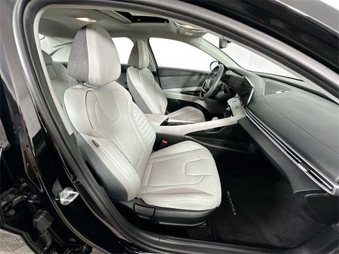 Used 2023 Hyundai Elantra Limited w/ Cargo Package image 31