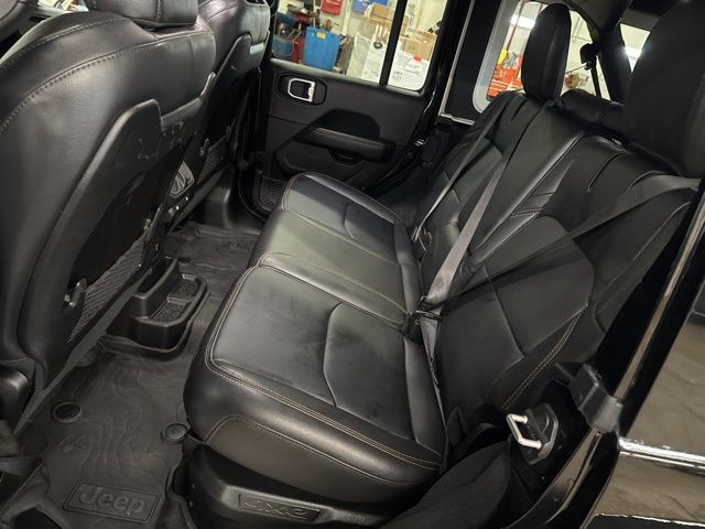 Used 2024 Jeep Wrangler Unlimited Sahara AWD/4WD image 22
