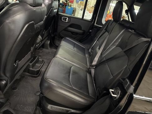 Used 2024 Jeep Wrangler Unlimited Sahara AWD/4WD image 22