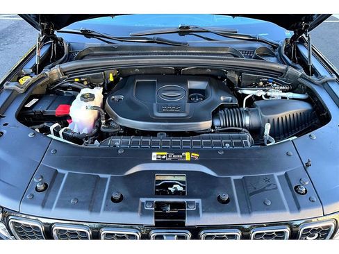 Used 2023 Jeep Grand Cherokee Overland w/ Advanced Protech Group III image 10