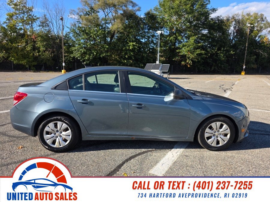 Used 2012 Chevrolet Cruze LS w/ Connectivity Package FWD image 5