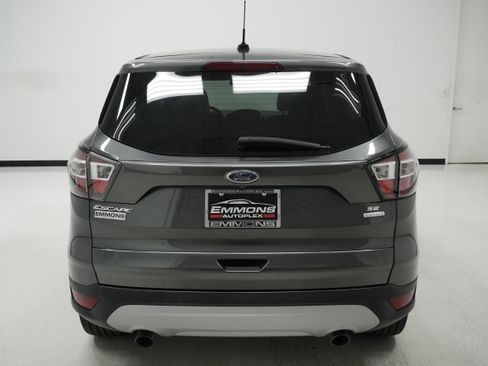 Used 2017 Ford Escape SE FWD image 5