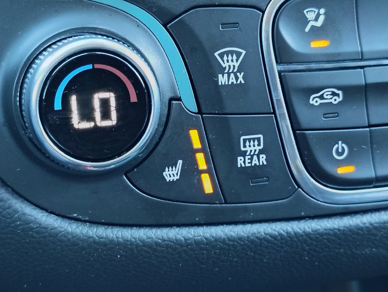 Used 2024 Chevrolet Equinox LT AWD/4WD image 35