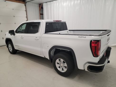 Used 2024 GMC Sierra 1500 SLE image 18