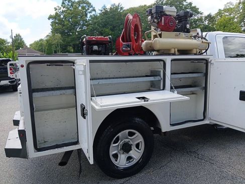 Used 2022 RAM 2500 Tradesman RWD image 16
