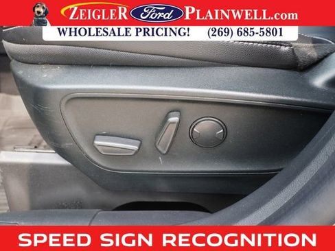 Used 2022 Ford Escape SEL image 18