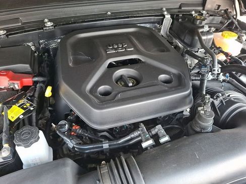 Used 2025 Jeep Wrangler Unlimited Sport AWD/4WD image 28
