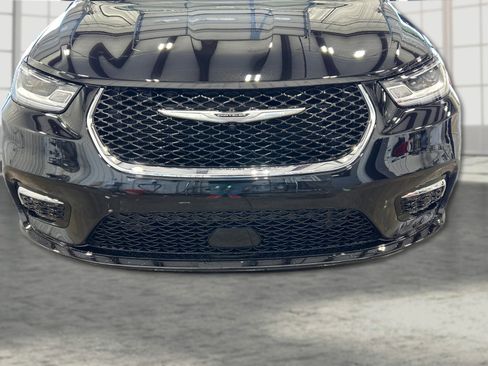 New 2026 Chrysler Pacifica Select AWD/4WD image 21