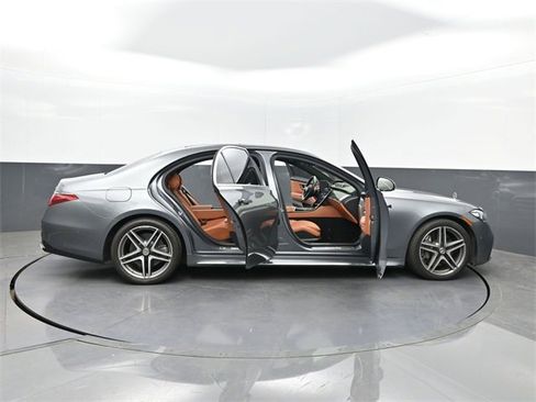 Used 2021 Mercedes-Benz S 580 4MATIC Sedan image 44