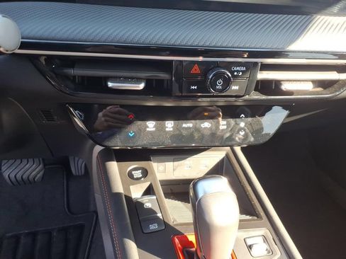 Used 2025 Nissan Kicks SR AWD/4WD image 11