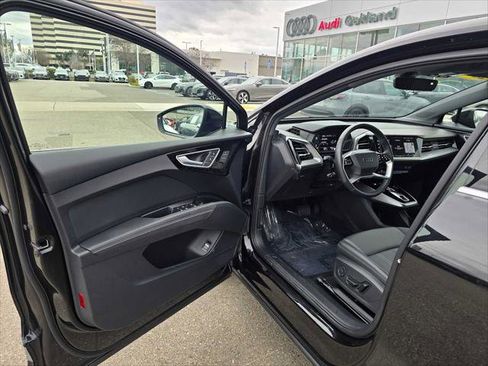 Used 2024 Audi Q4 e-tron Premium Plus image 21
