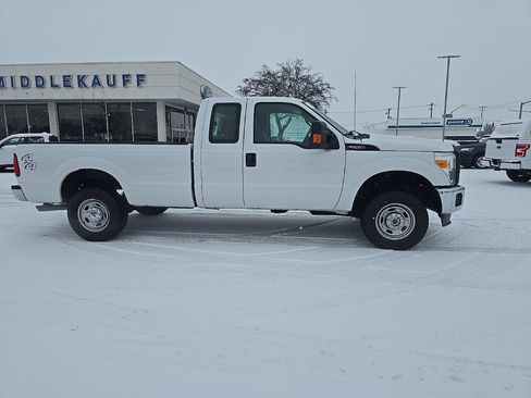 Used 2016 Ford F250 XL w/ Power Equipment Group image 2