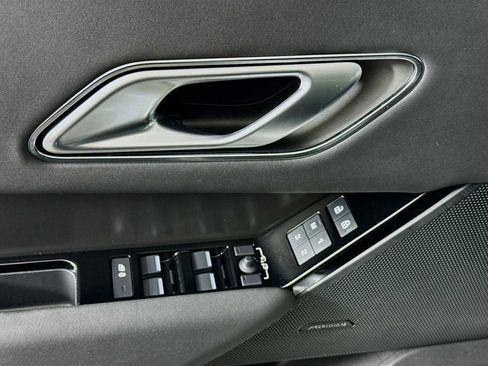 Used 2025 Land Rover Range Rover Velar Dynamic SE image 19