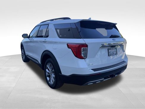 Used 2023 Ford Explorer XLT w/ Equipment Group 202A AWD/4WD image 3