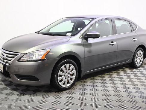 Used 2015 Nissan Sentra SV image 2