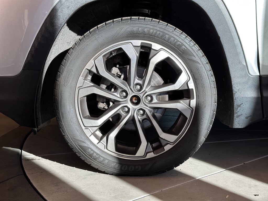 Used 2021 GMC Terrain SLT w/ Infotainment Package II AWD/4WD image 25