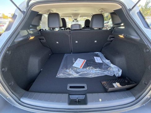 New 2026 Nissan Kicks SR FWD image 11