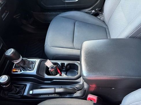 Used 2020 Jeep Gladiator Sport w/ Quick Order Package 24S image 21