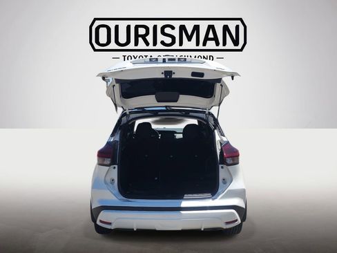 Used 2023 Nissan Kicks SV FWD image 10
