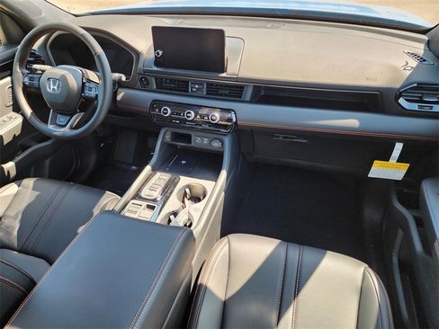 Certified 2025 Honda Pilot TrailSport image 25