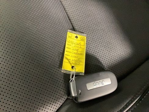 Used 2022 Jeep Cherokee Limited w/ Elite Package image 40