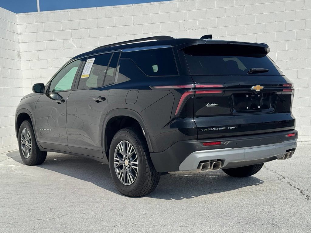 Used 2026 Chevrolet Traverse LT AWD/4WD image 10