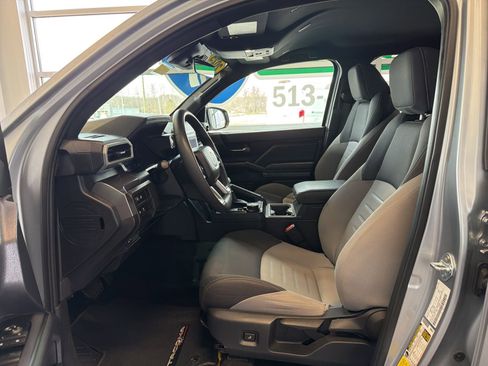 Used 2025 Toyota Tacoma TRD Off-Road image 14