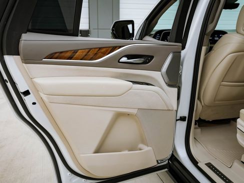 Used 2021 Cadillac Escalade Sport Platinum w/ LPO, ONYX Package image 32