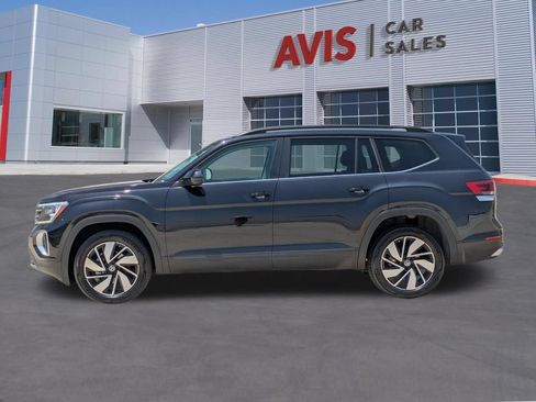 Used 2025 Volkswagen Atlas SE AWD/4WD image 10