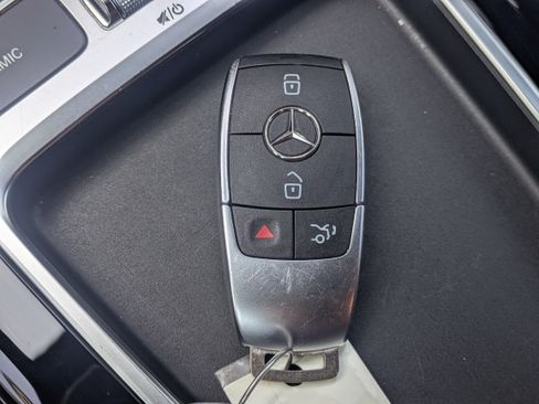 Certified 2025 Mercedes-Benz GLB 250 image 30