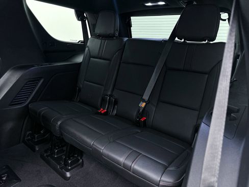 Used 2024 Chevrolet Tahoe RST w/ Luxury Package AWD/4WD image 8