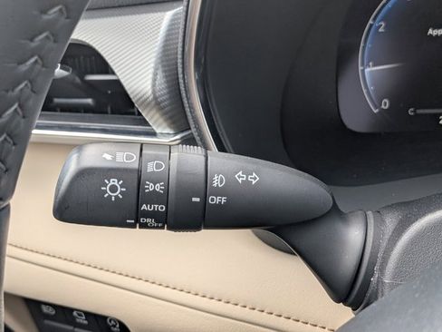 Used 2024 Toyota Highlander Platinum image 27