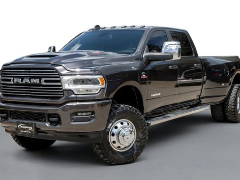 Used 2023 RAM 3500 Laramie AWD/4WD image 4