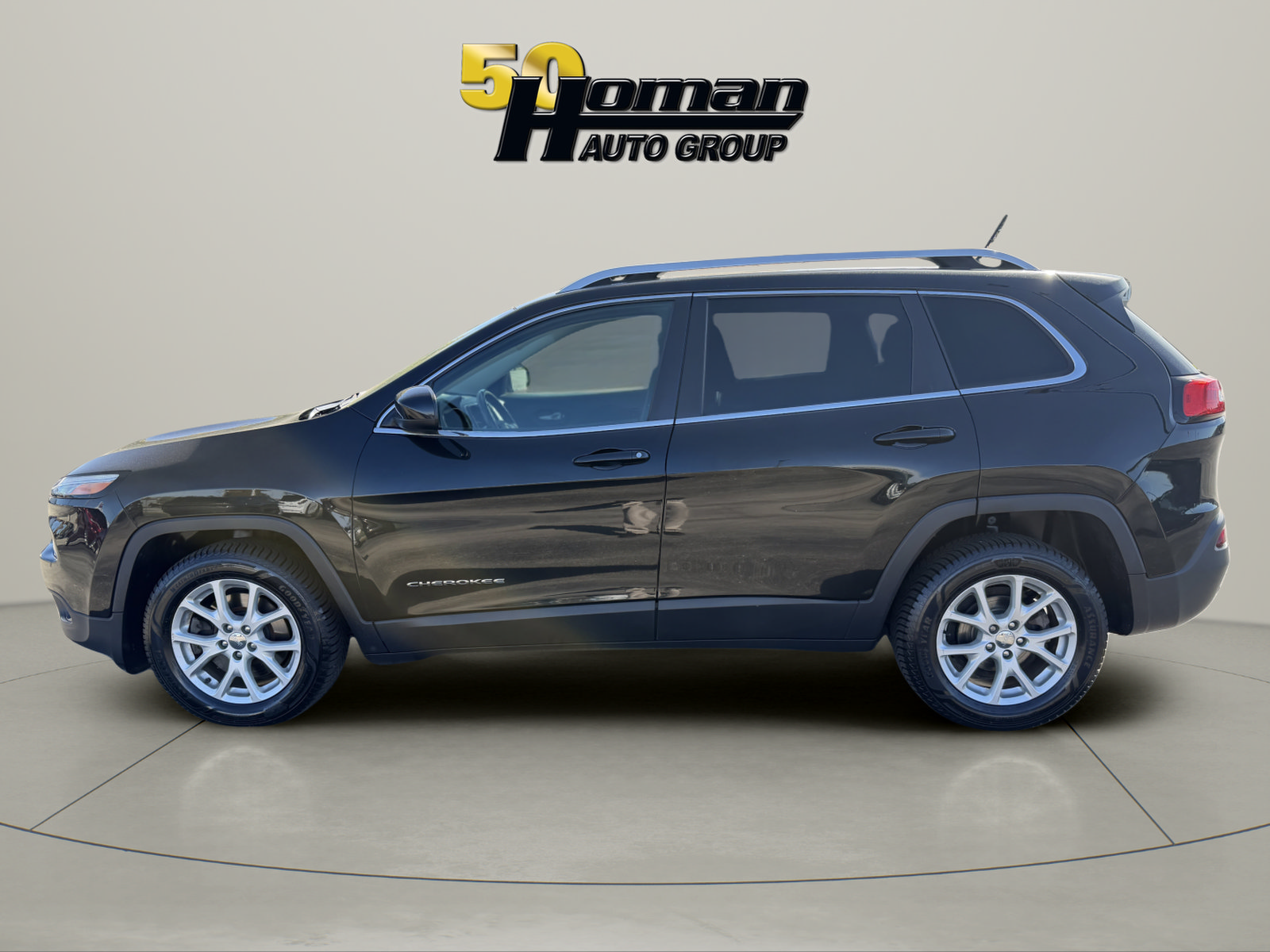 Used 2015 Jeep Cherokee Latitude FWD image 2