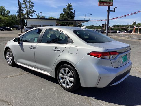 Used 2022 Toyota Corolla LE FWD image 7