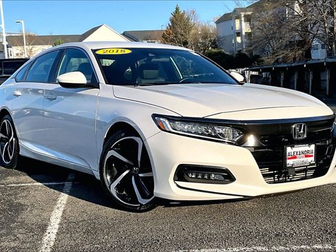 Used 2018 Honda Accord Sport image 2